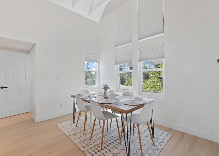 Peaceful Getaway - Location, Family-friendly & Pool Table! * Phoenix